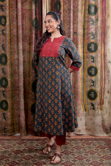 Green Hand Embroidery Dhabu Cotton Women Long Kurta Long Sleeves WLKLS252C147