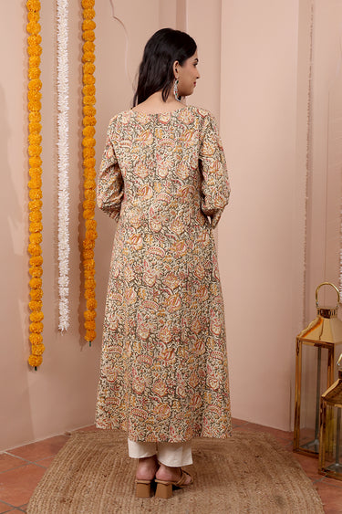 Beige women kurta behind look 