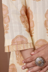 close-up look of long sleeves kurta with print on it 