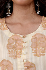 close-up look of Dusty Pink kurta