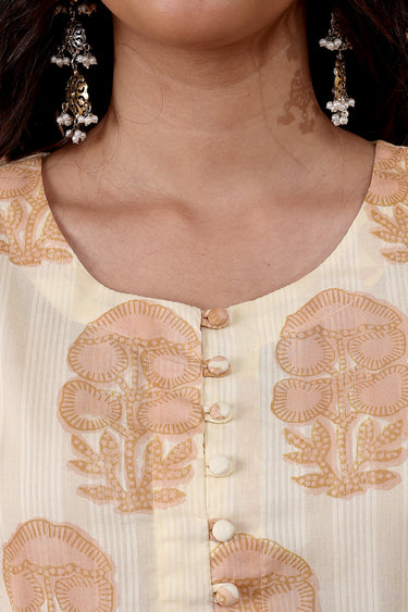 close-up look of Dusty Pink kurta