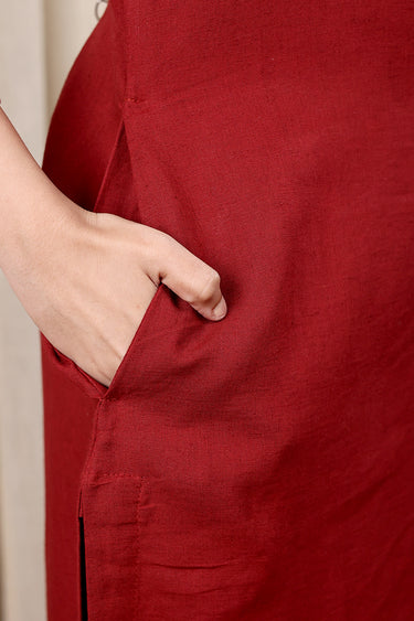 pocket close up look for women maroon kurta
