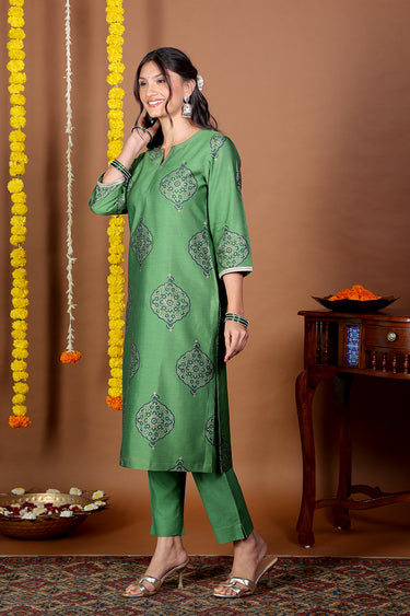 Rich Green Dyed Cotton Satin Women Ankle Pant